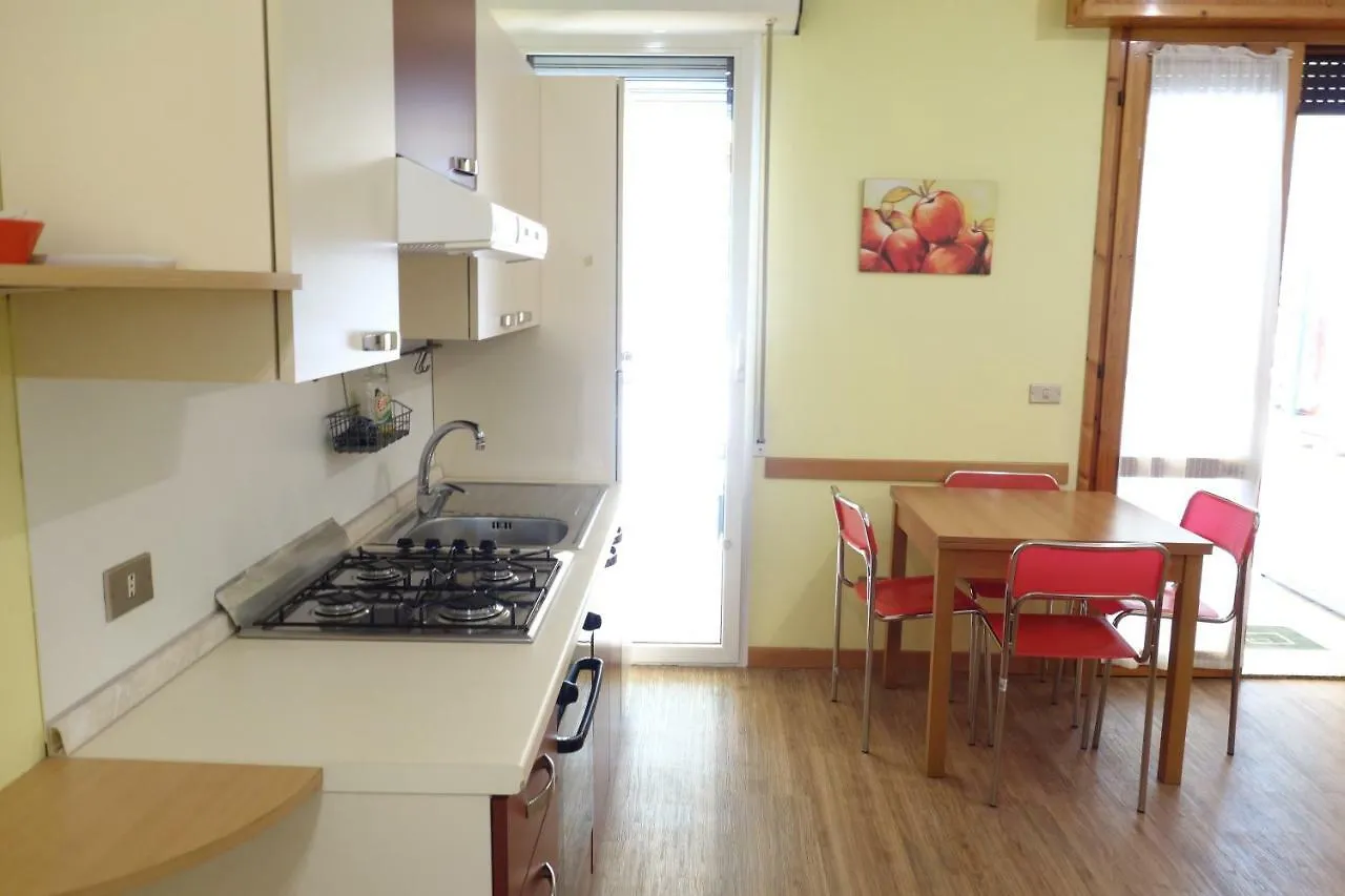 Appartamento Holiday Rimini 100Mt Dal Mare 0*,  Italia